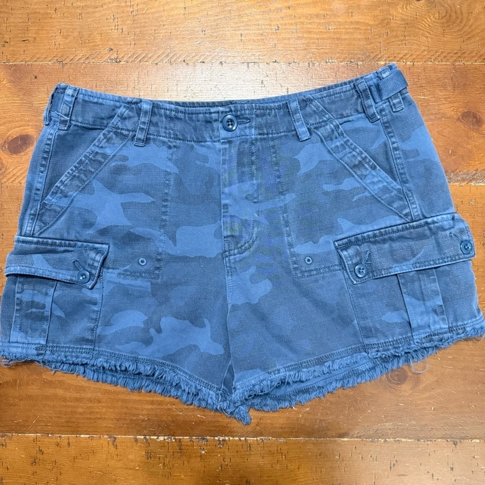 Lucky Brand Blue Camouflage Women's Cotton Frayed Hem Cargo Shorts